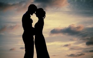 Aşık Olmayı Öğrenmek İçin Sevmeyi Bırakın