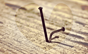 Çivi Çiviyi Sökmez