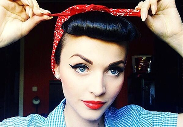 bandanaları gözlerinizi örtmek için değil, saçınızı gözünüzün önünden çekmek için kullanın