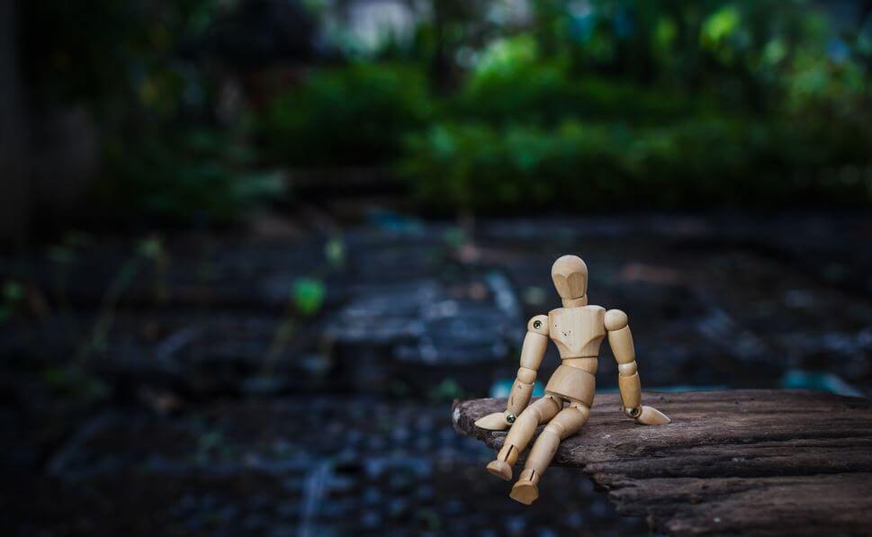 düşünceli ahşap model