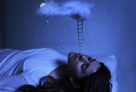 uyurken bulutlara merdiven dayamak