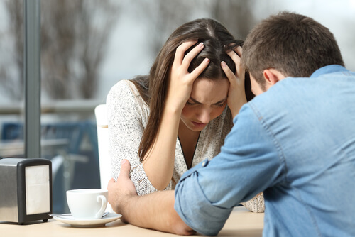ilişkideyken, eşimizin sorunlarını dinlemeliyiz