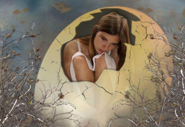 yumurtadan çıkan kadın