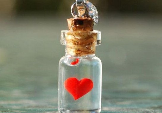 minik şişede küçücük kalp