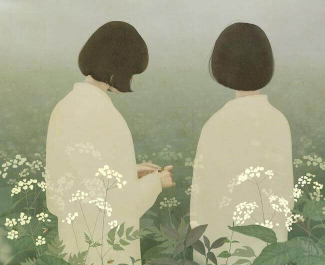 çiçek tarlasında iki kız