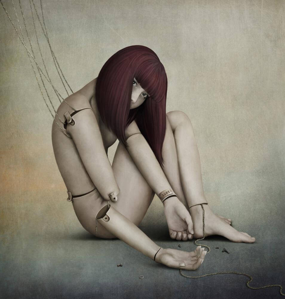 yerde oturan kukla kız