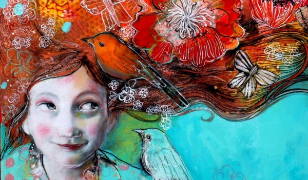 çiçek ve kuş saçlı kız