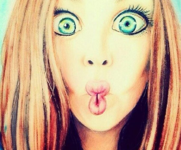 ördek suratı yapan kız