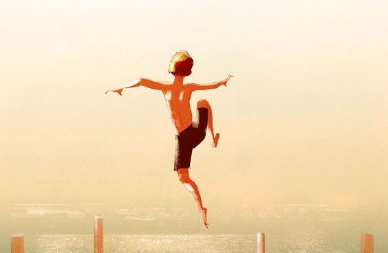 erkek çocuğu denize atlıyor