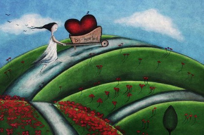 el arabasında kalp taşıyan kadın