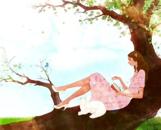 ağaçta kitap okuyan kadın