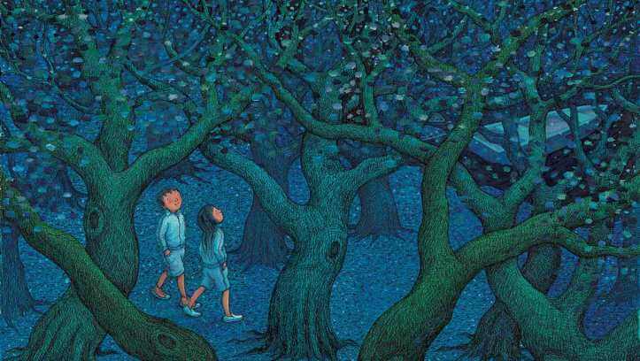 ormanda yürüyen insanlar