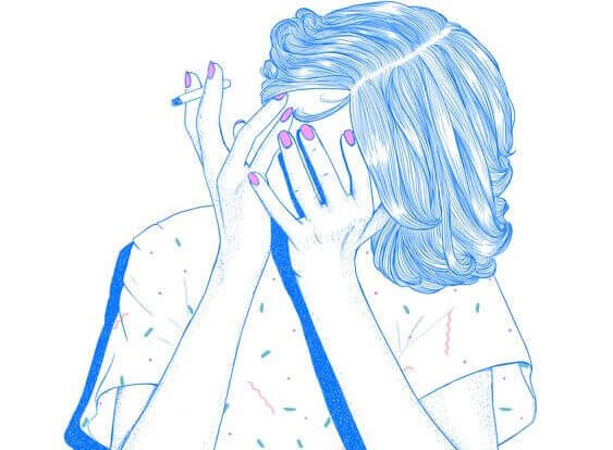 sigara içerken utanan kadın