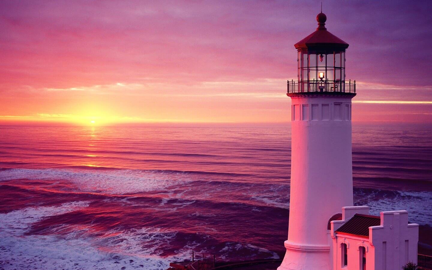 gün batımında deniz feneri