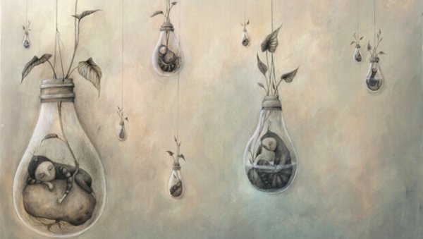 ampul vazolarda yatan minik insanlar