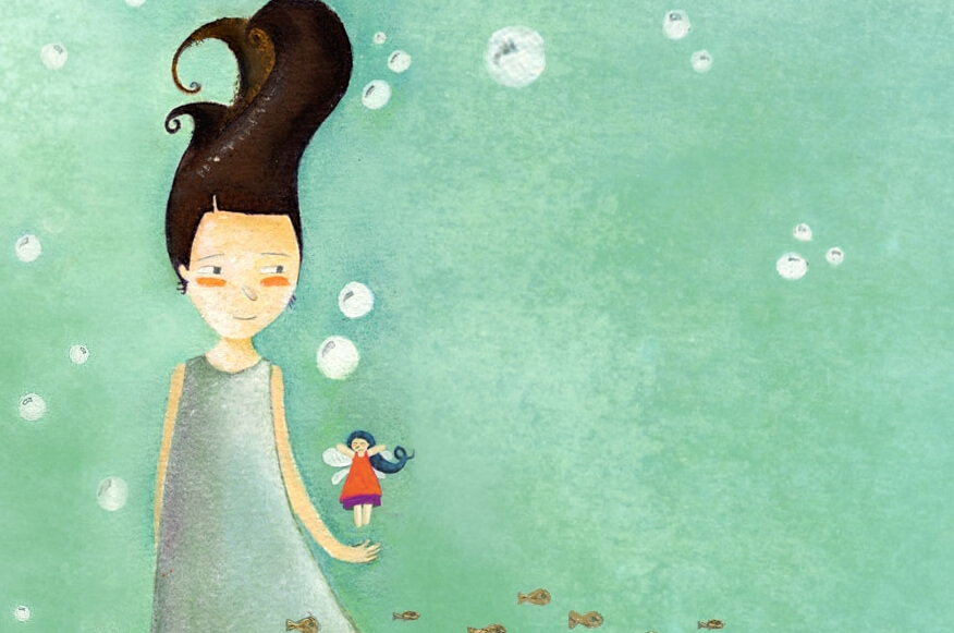 annesinin elinde uçan kız