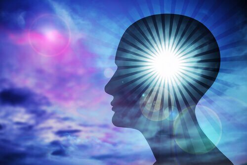 kafa silüeti ve ışıklar