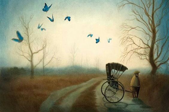 ıssız yolda araba çeken kadın ve kelebekler