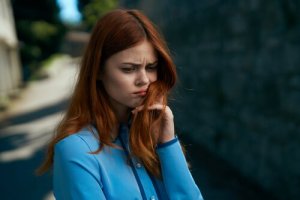 Birini Hissettiğimiz Zamanlar - Yalnız Mısınız Yoksa Yanınızda Biri Mi Var?