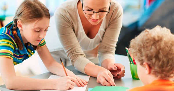 öğretmen ve öğrencileri