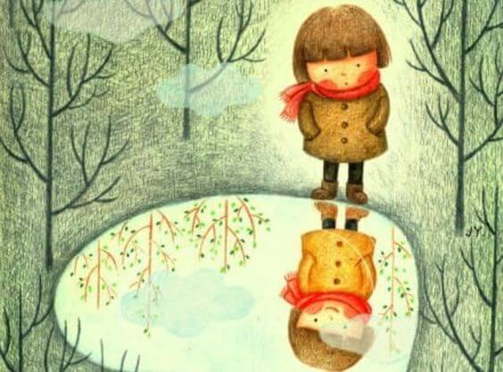 sudaki yansımasına bakan küçük kız