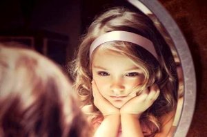 Küçük Yetişkinler: Çocuklar Yetişkinlerin Göz Ardı Ettiği Şeyleri Fark Ederler