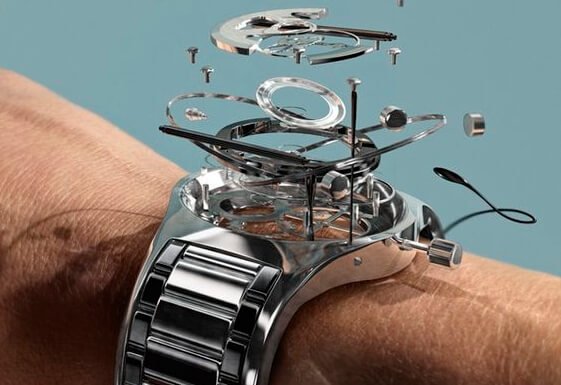 saatin parçaları kolda birleşiyor