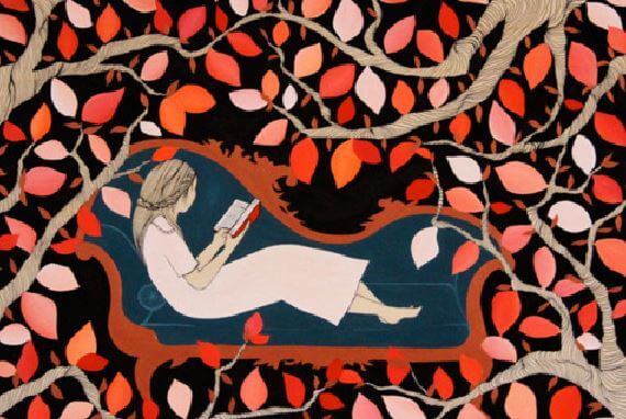 yapraklar içinde kitap okuyan kız