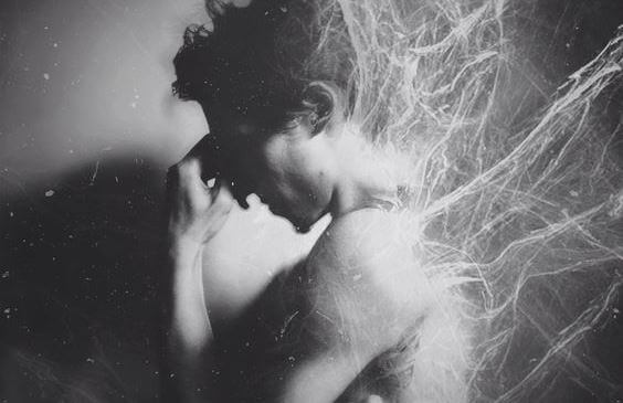 gizli depresyon yaşayan adam