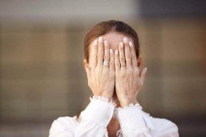 Agnozi: Tanıdık Şeyleri Tanıyamama