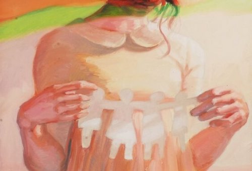 kağıttan çocuk kesmiş kız