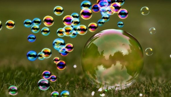 rengarenk köpük baloncuklar