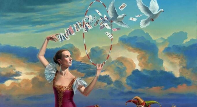 sihirbaz kız, oyun kartları ve beyaz kuşlar