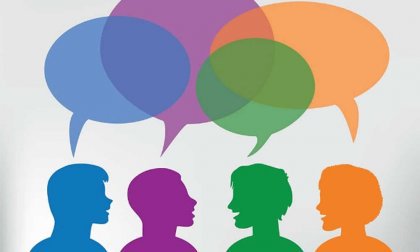 kendi renklerinde konuşan insanlar