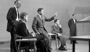 Politikacılar Sözsüz Dili Kullanarak Ne Söylüyor?