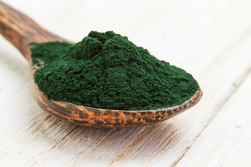 bir kaşık spirulina