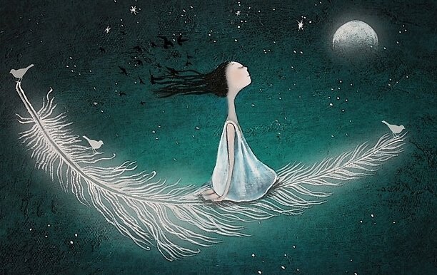 sevilmeye ihtiyacı olan kadın gökyünde tüy üzerinde ayın karşısında oturuyor