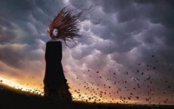 sır saklayan kadın