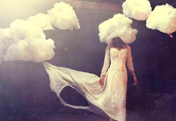 bulutlu kadın