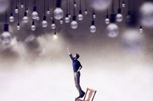 düşüncelere uzanan adam