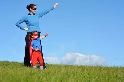 Süper Annelerin Koruması Altındaki Çocuklar