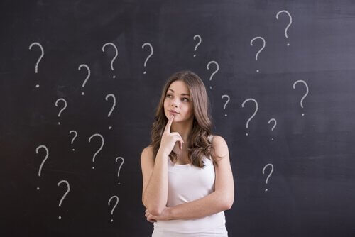 karamsar düşünen kadın