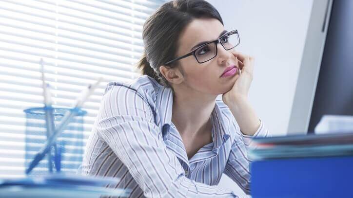 sıkılmışlık sendromu yaşayan kadın