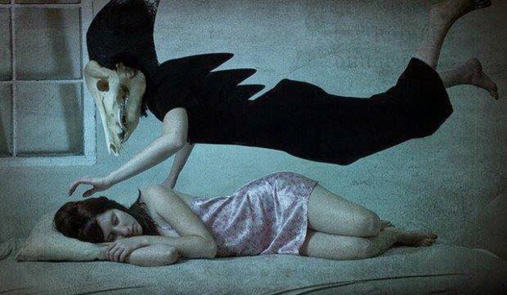 kadın uykusunda karabasan görüyor