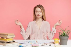 Dikkat Kontrolü: Yaşadığımız Anla Yeniden Bağlantıya Geçmenin Anahtarı