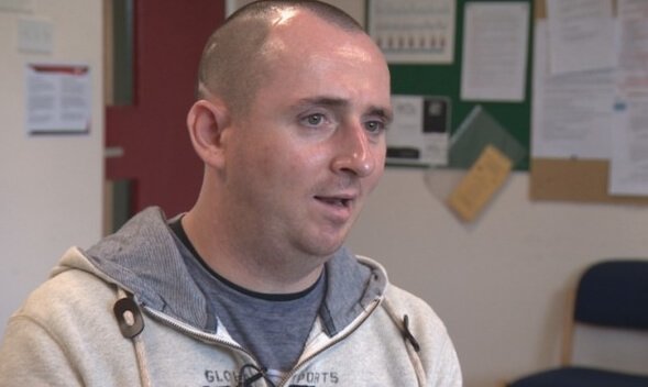 patolojik kahkaha hastası