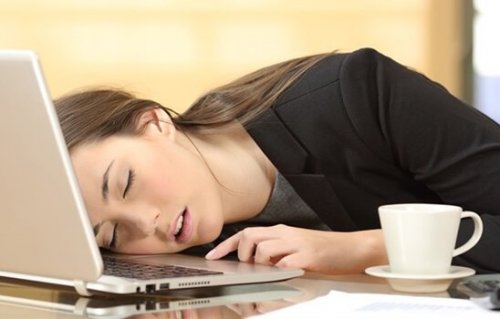 Aşırı Uyuma: Belirtileri ve Tedavisi
