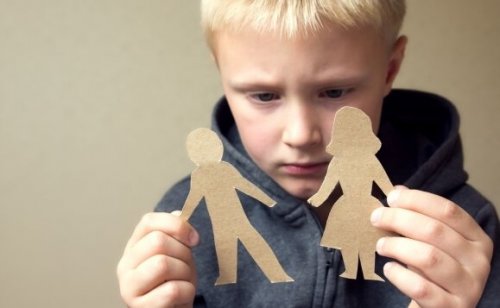 Kınamayı Çocuk Yetiştirirken Kullanan Ebeveynler