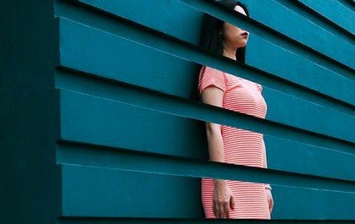 parçalı bir kadın görüntüsü