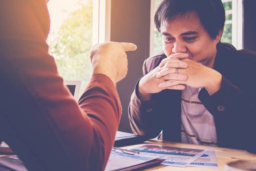 başkasını suçlamak